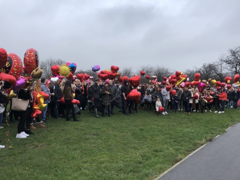 Other image for Balloon tribute to crash teen